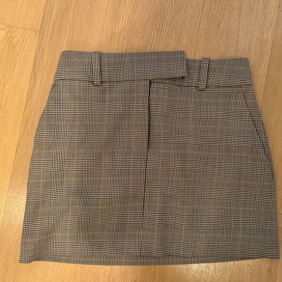 Club Monaco Mini Skirt - Picture 1 of 1